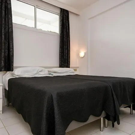 Club Atlantis 28 - One Bed Lejlighed *